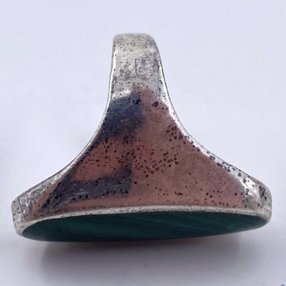Vintage Sterling Silver Unisex Ring with Oval Malachite Stone